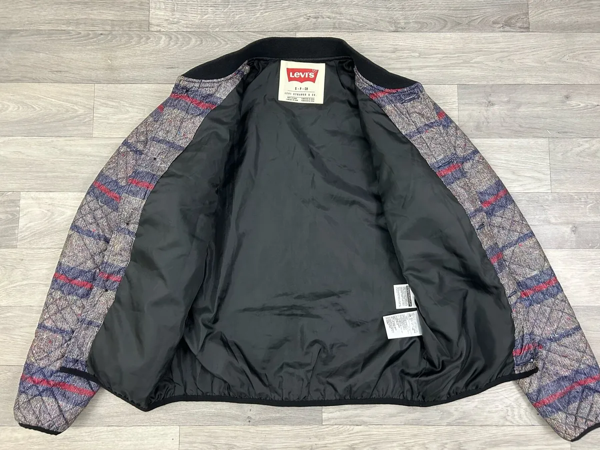 Vintage Levi's Quilted Bomber Jacket Womens Small - Image 4