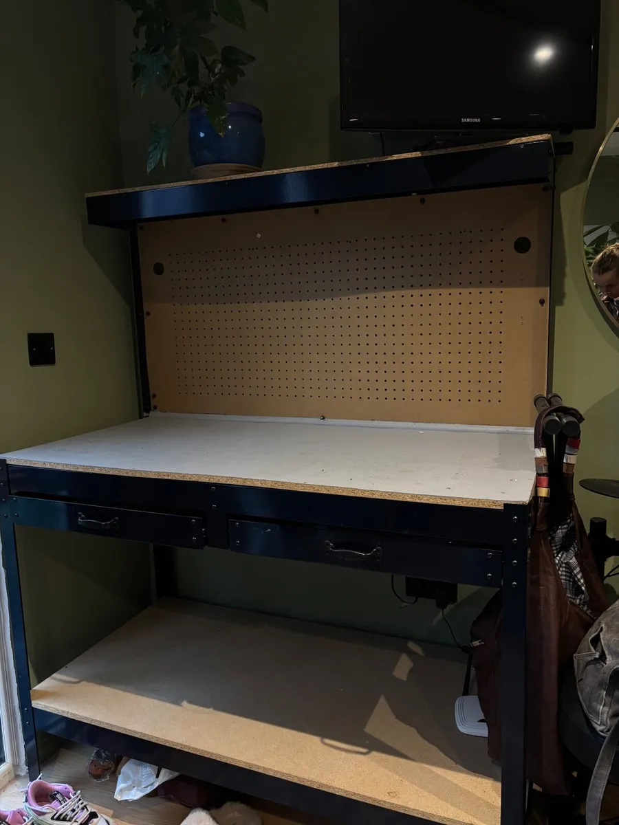 Working Bench - Image 1