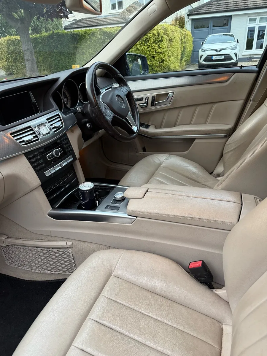 Mercedes E300 hybrid Blue-Tec sport trim - Image 4