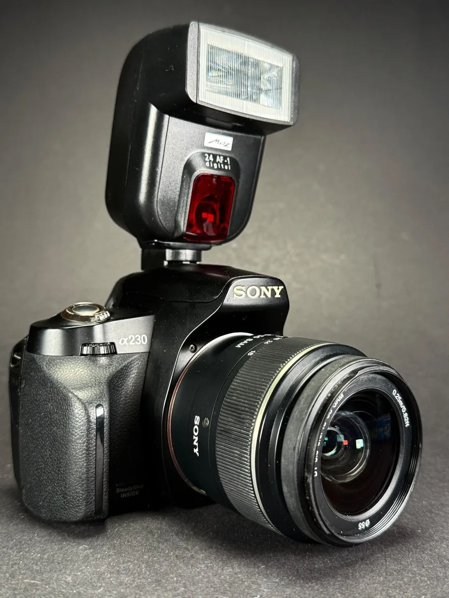 Sony Alpha DSLR-A230 kit - Image 3