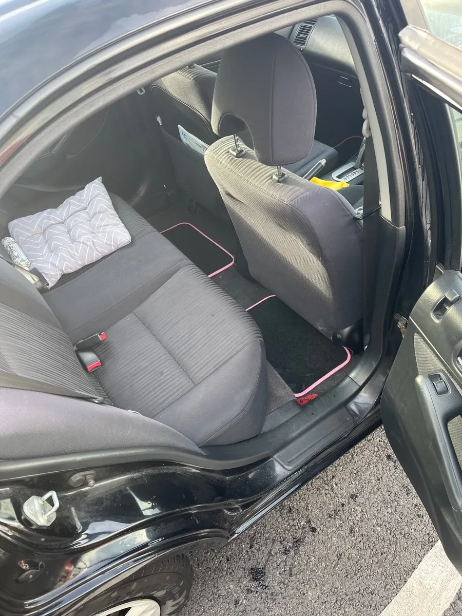 Honda Civic 2004 - Image 4