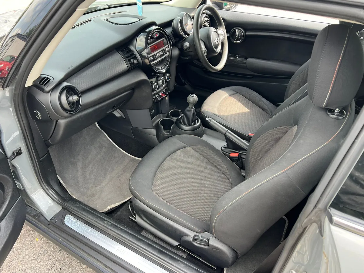 Mini Cooper 2017 - Image 4