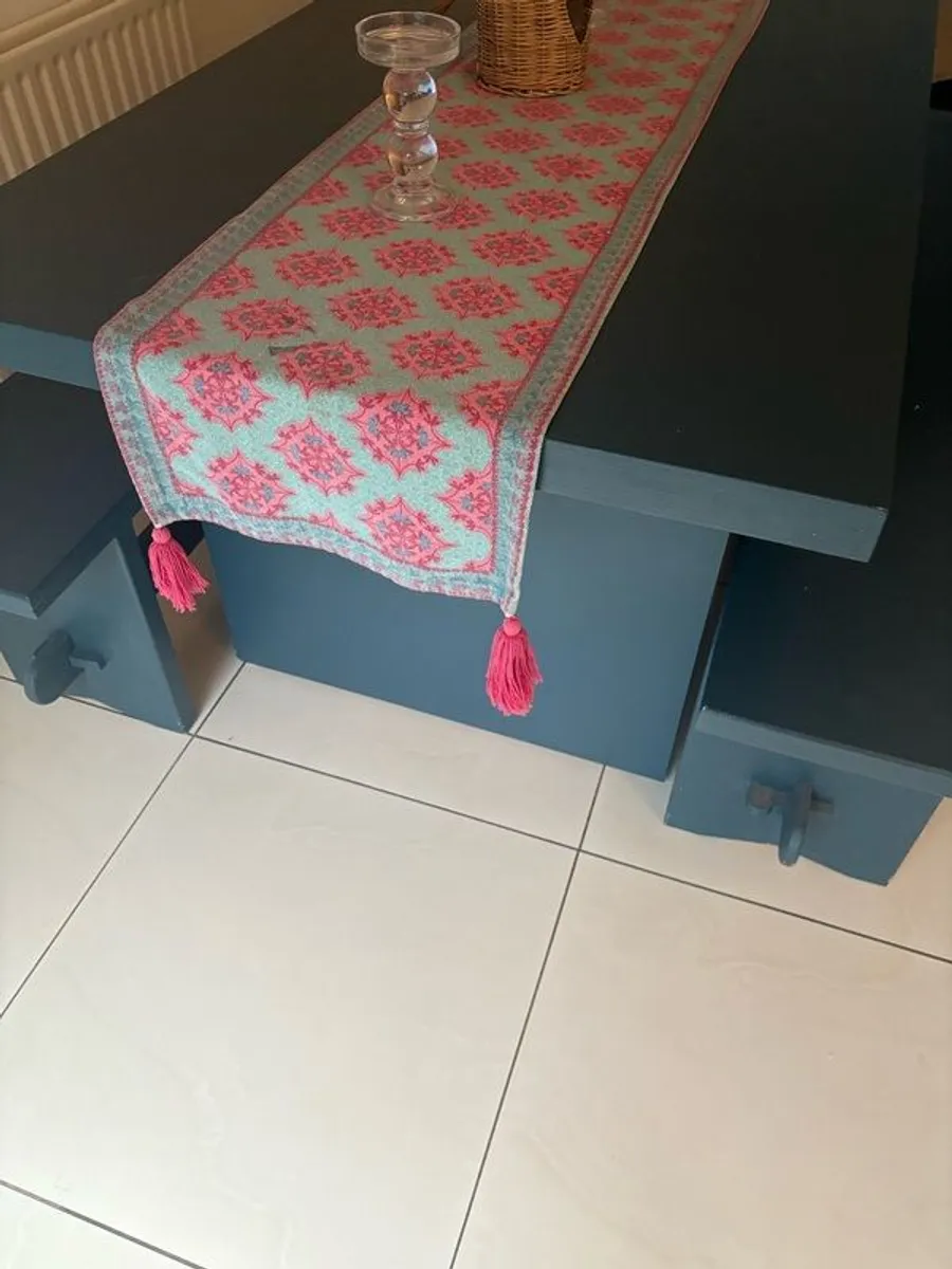 table - Image 3