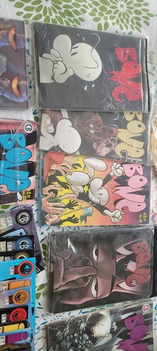 bone comic in good condition in plastic pockets - Image 3
