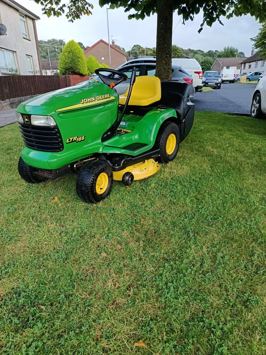John deere ride on lawnmower - Image 3