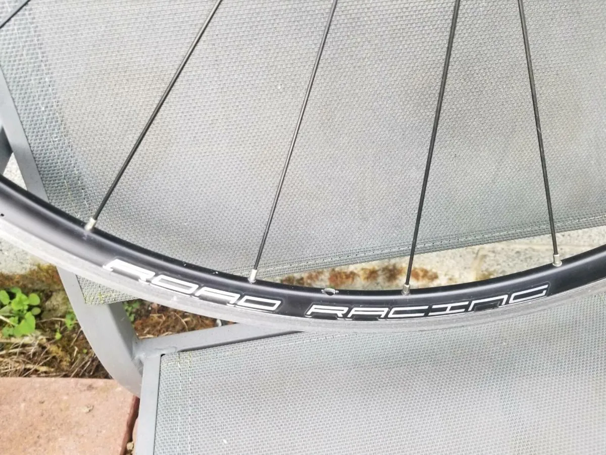 Shimano RS500 front wheel - Image 3