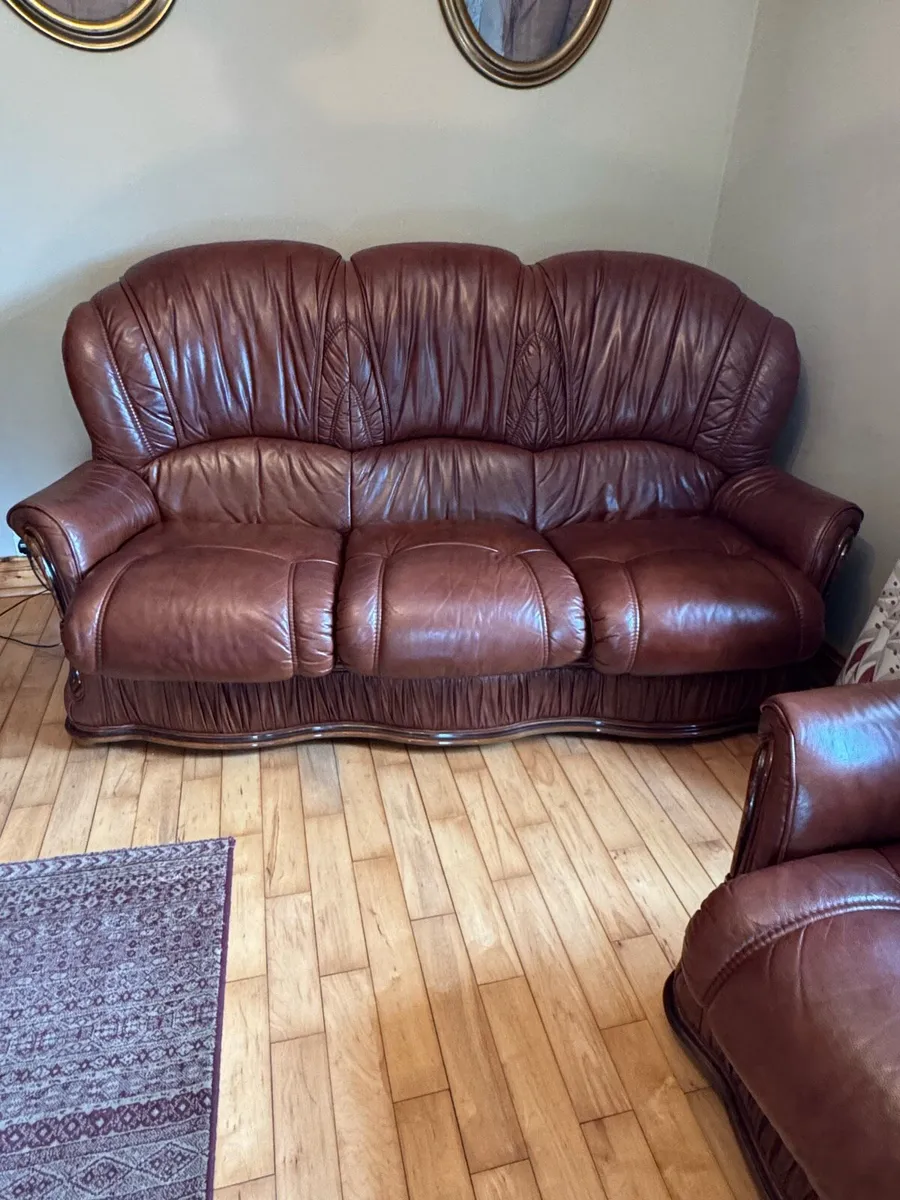 Leather sofa and armchairs - Image 2