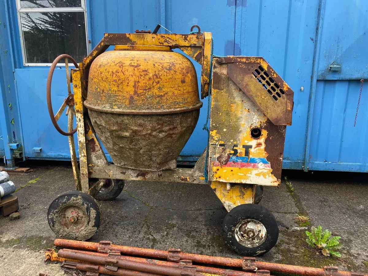Cement mixers - Image 1
