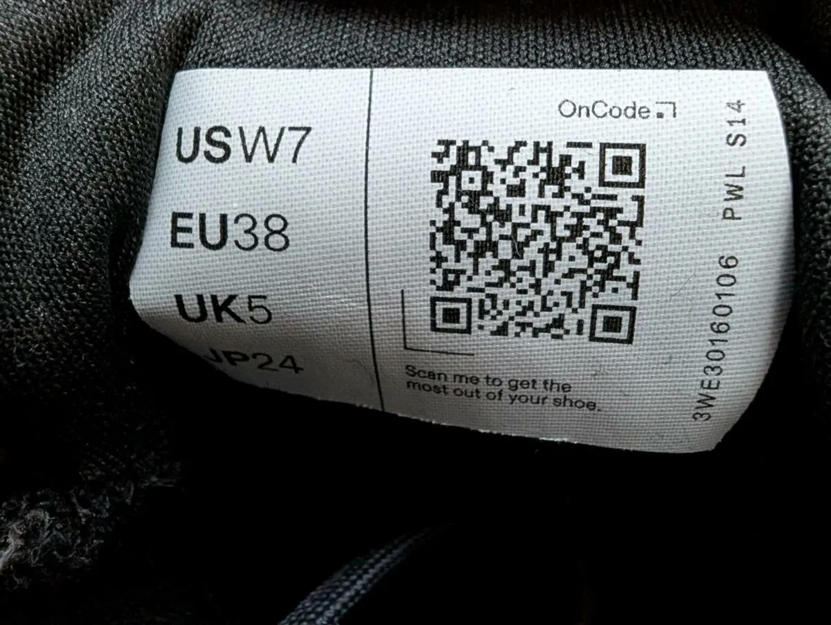 On Cloudvista 2 Running Shoes UK5 (FITS UK4) - Image 4