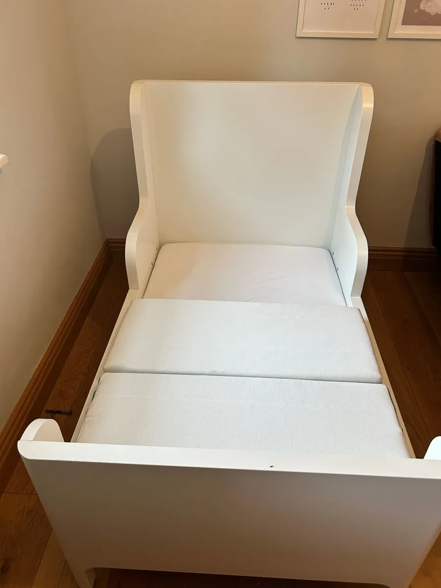Bed - Image 1