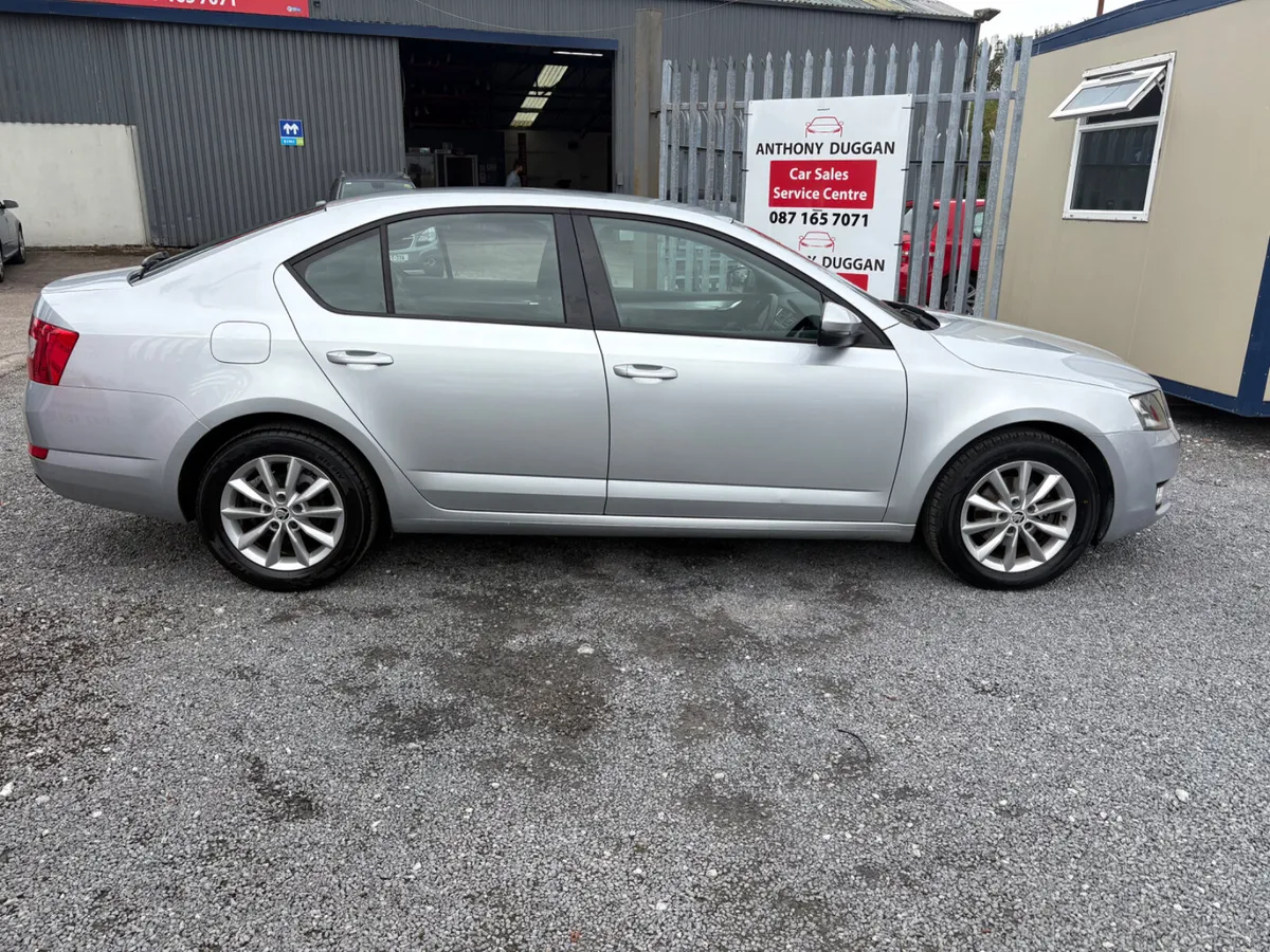 2016 Skoda Octavia DSG - Image 2