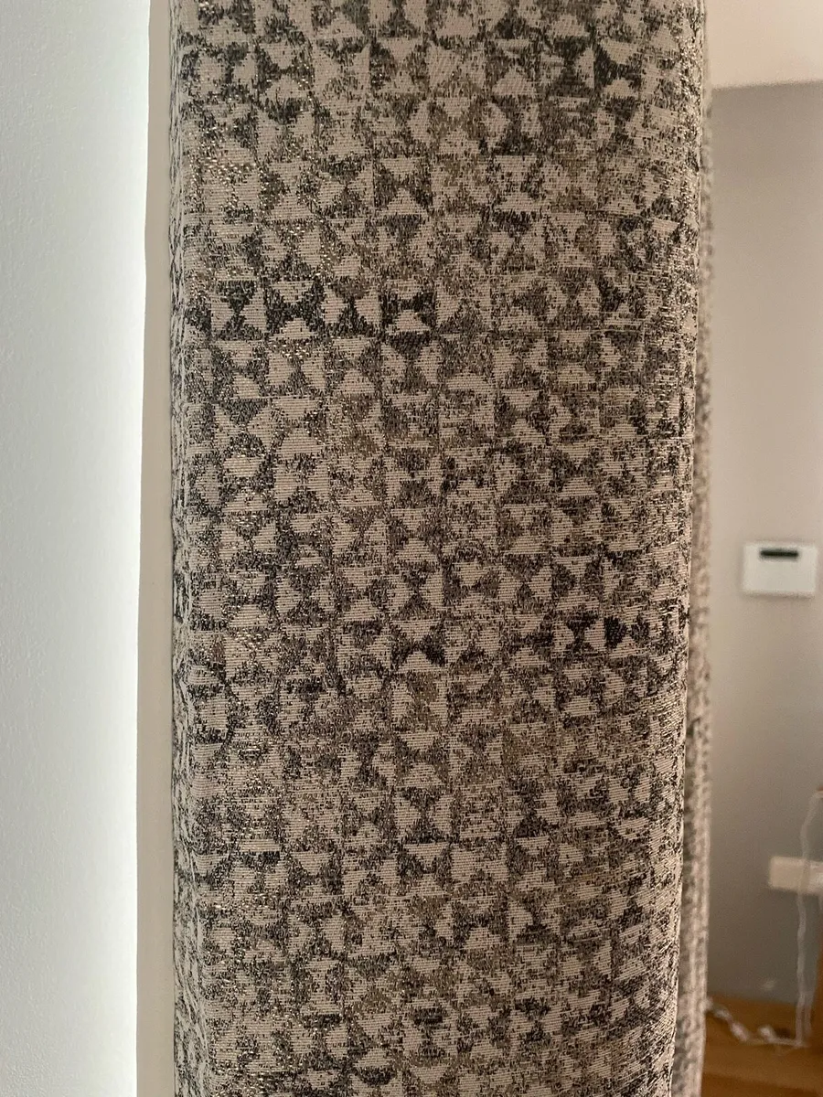 Curtains - Image 3