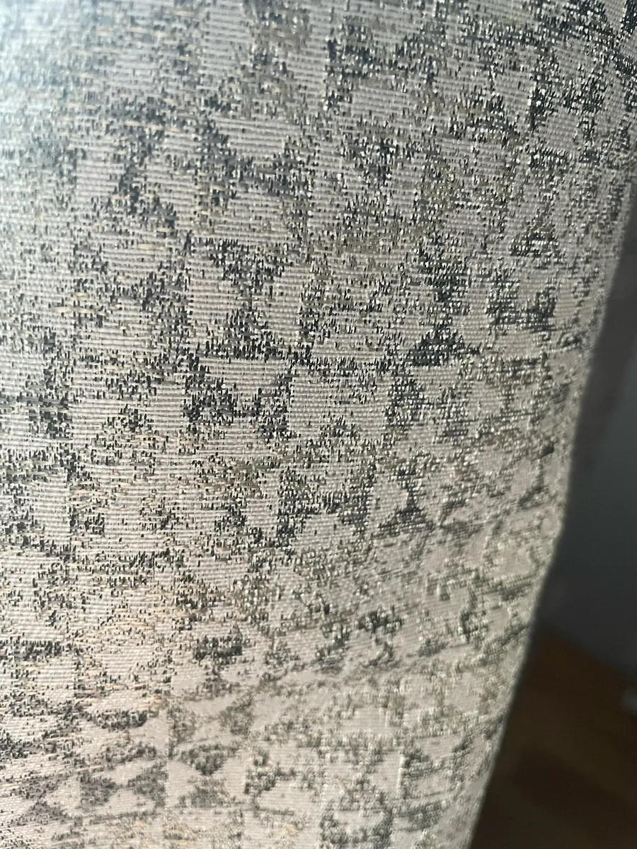 Curtains - Image 4