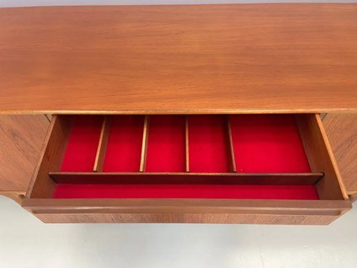 Vintage McIntosh sideboard - Image 3