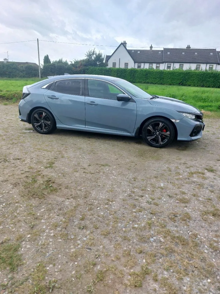 Car - Image 1