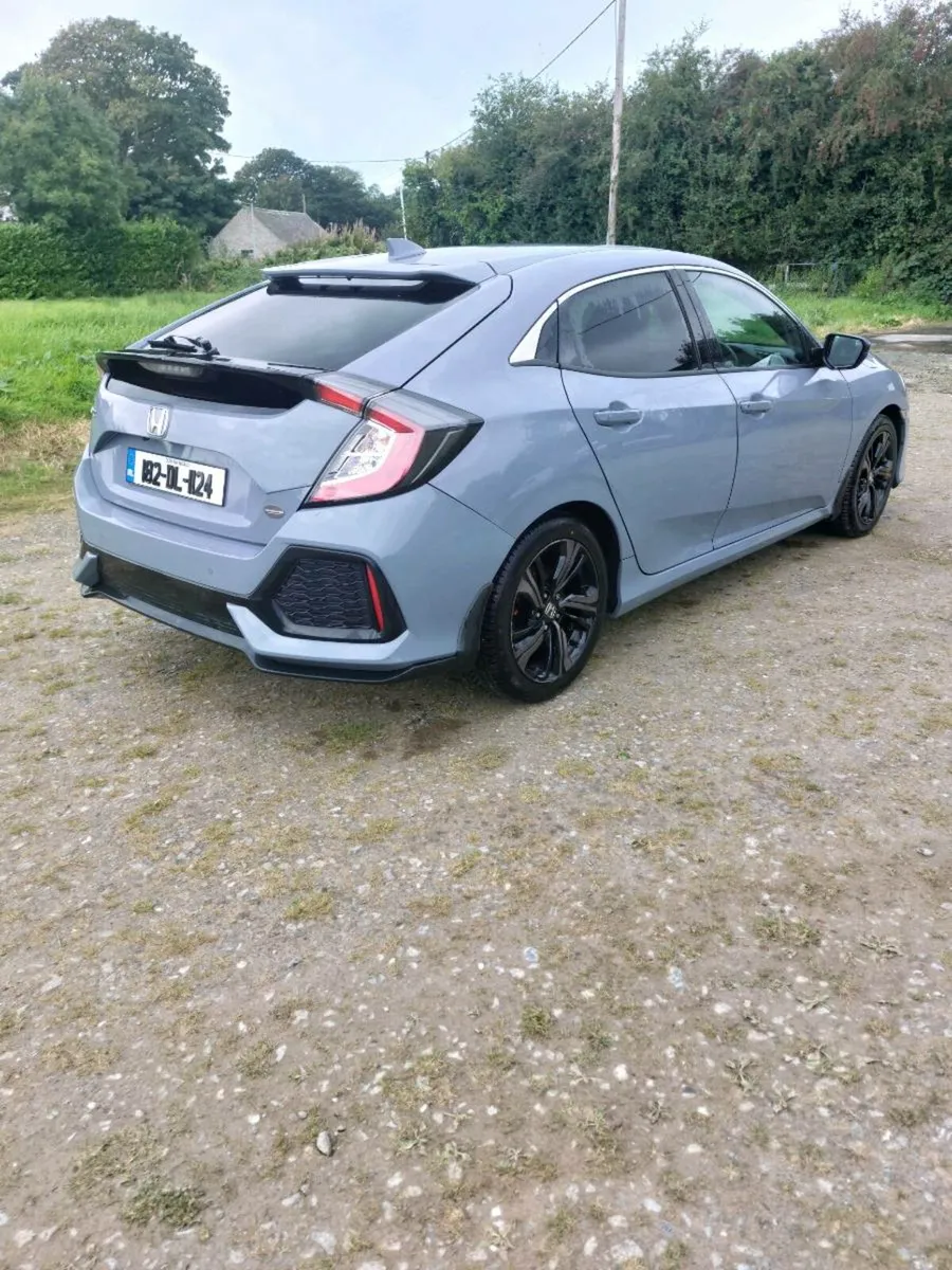 Car - Image 2