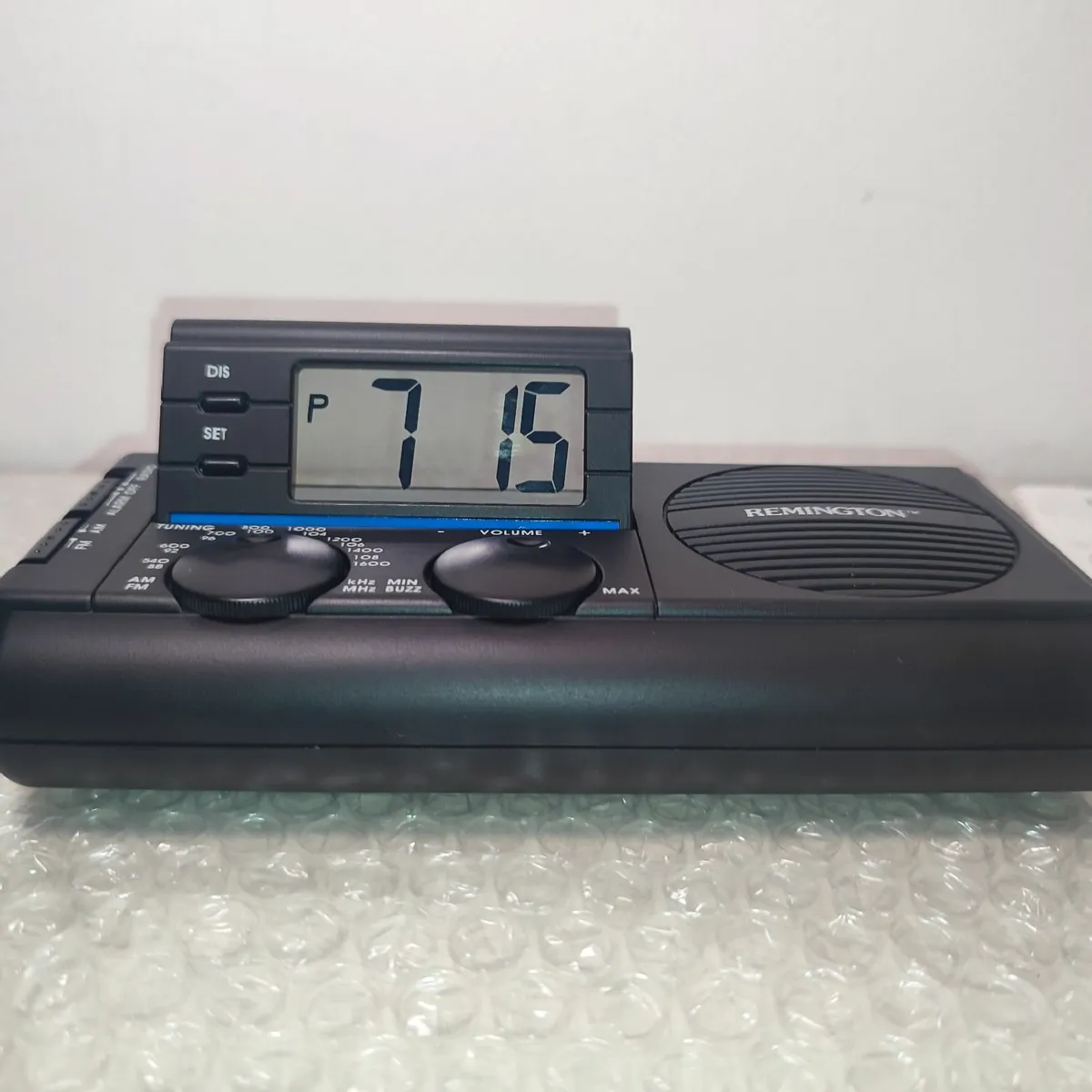 Alarm Clock Radio Remington Retro Travel Radio - Image 2