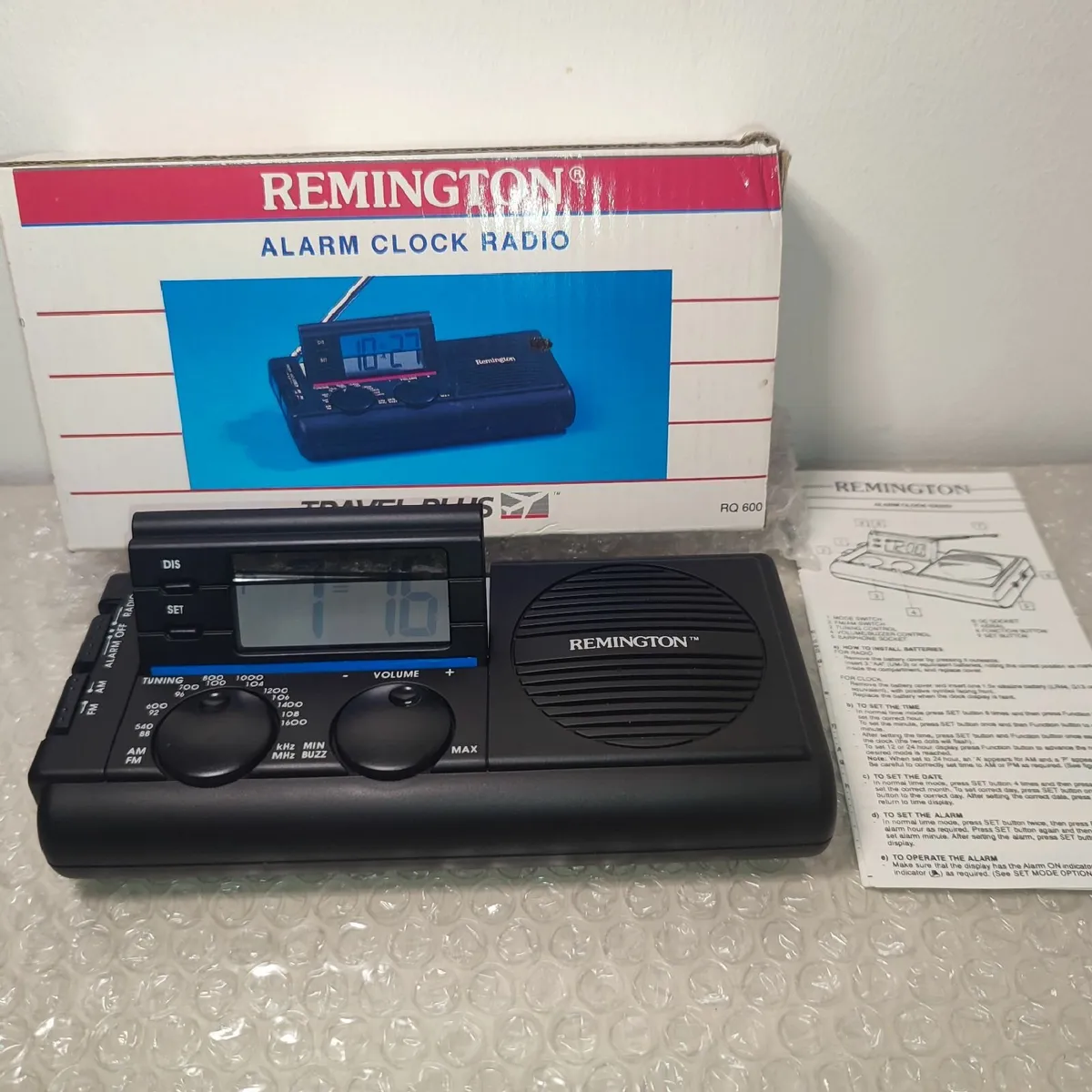 Alarm Clock Radio Remington Retro Travel Radio - Image 1