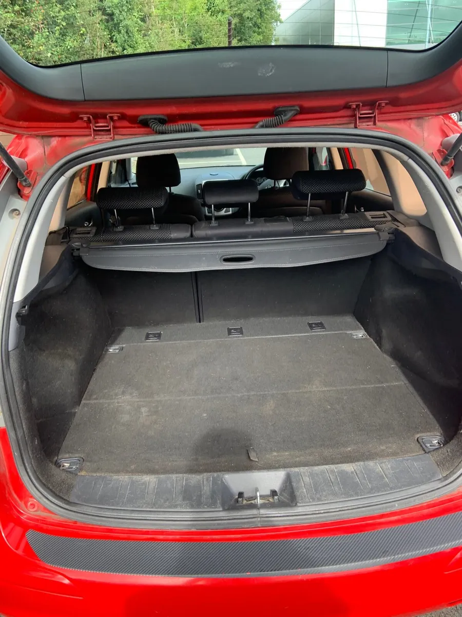 Hyundai i30 2011 - Image 2