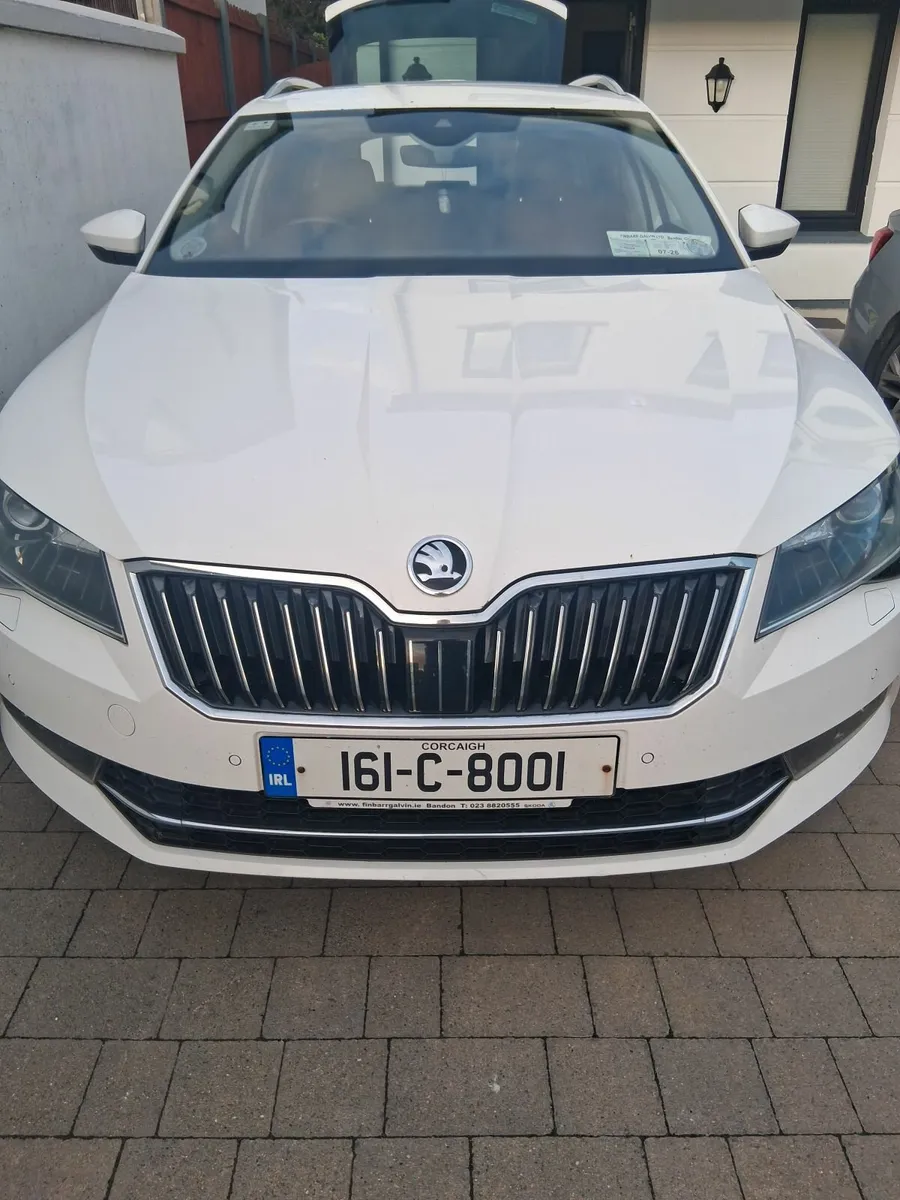 Skoda Superb 2016 Lauren and Klement - Image 1