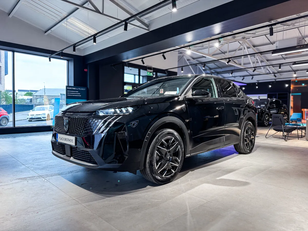 2025 Peugeot 3008 GT 1.2 MHEV 136 E-DCT6 Auto - Image 2