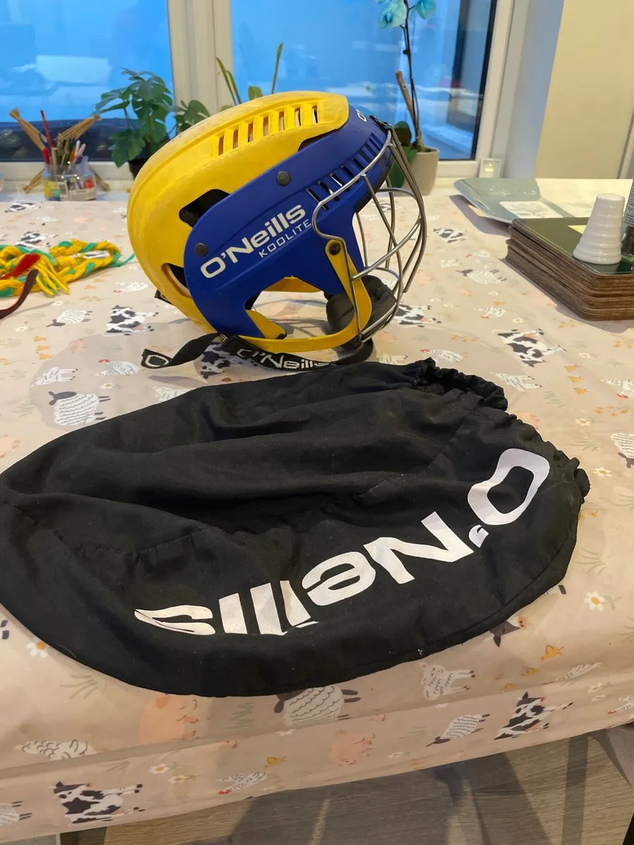 Hurling helmet - Image 2