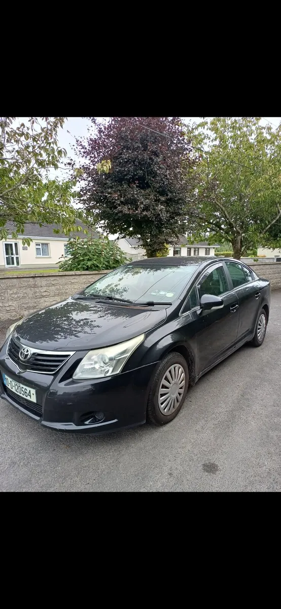 TOYOTA AVENSIS 2010 - Image 1