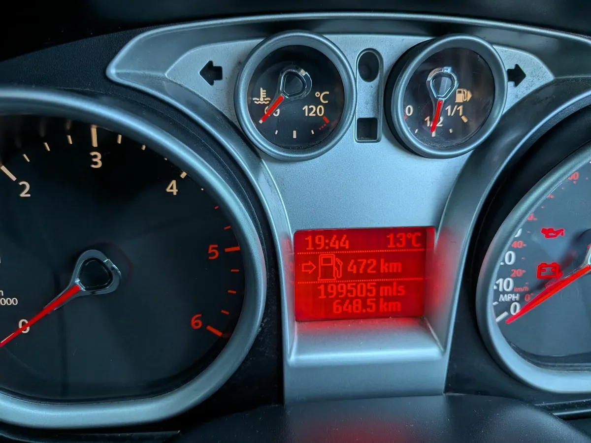 Ford Focus 2009 - Image 2