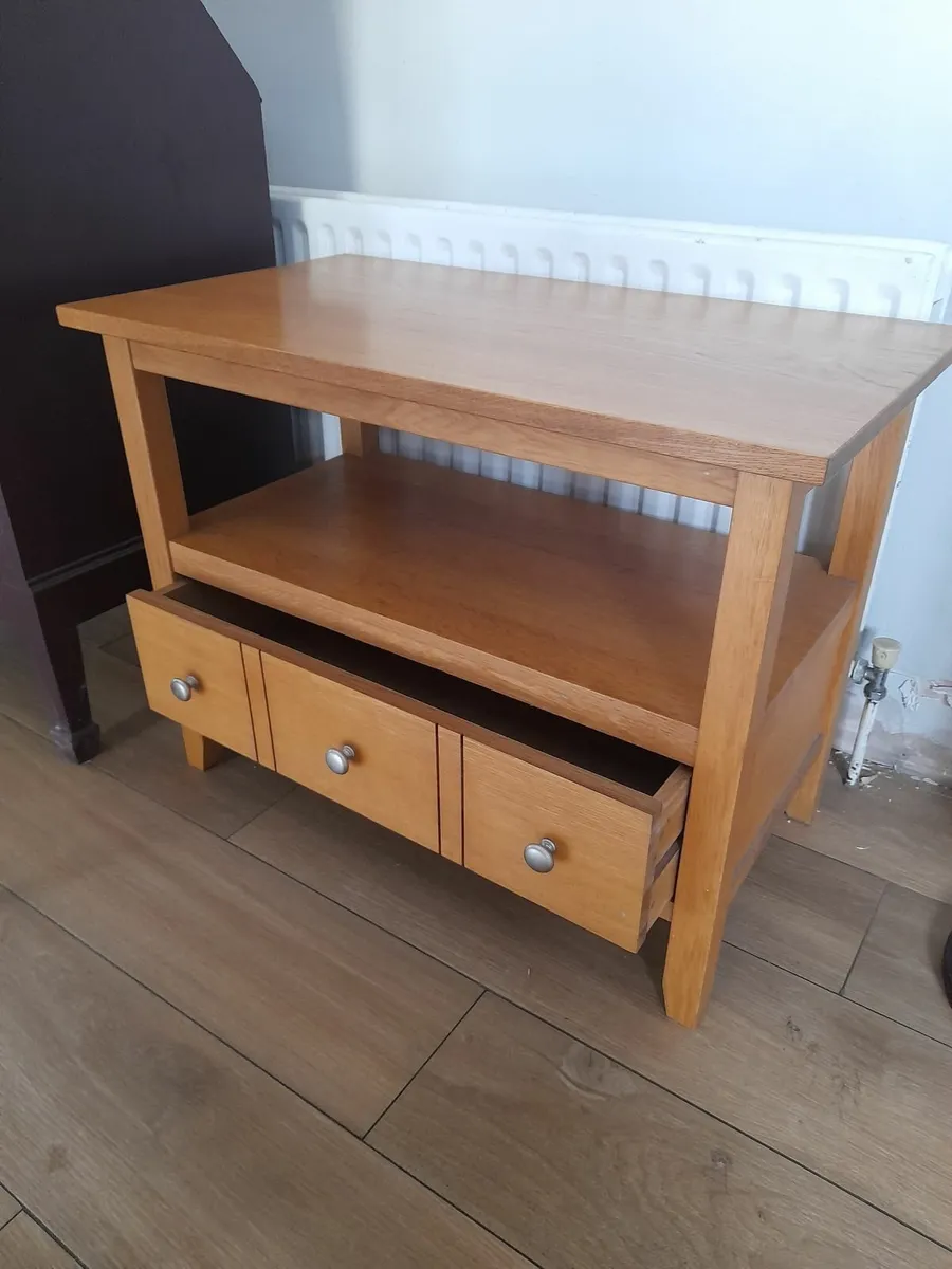 Variety of furniture - Image 3
