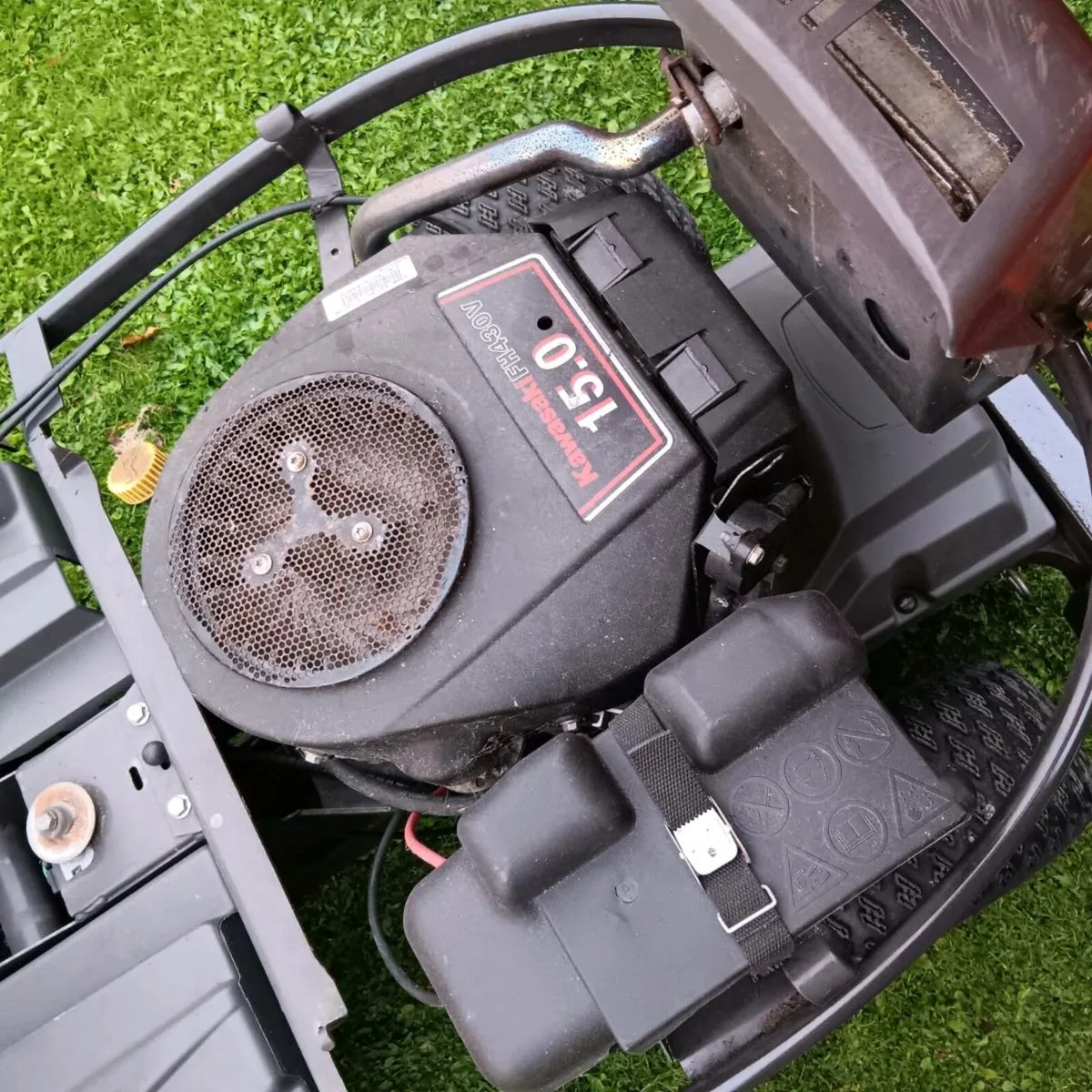 Husqvarna Rider twin cylinder Kawasaki engine - Image 3
