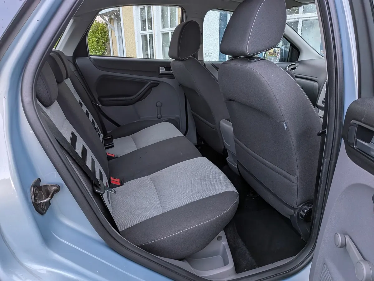 Ford Focus 2009 - Image 4