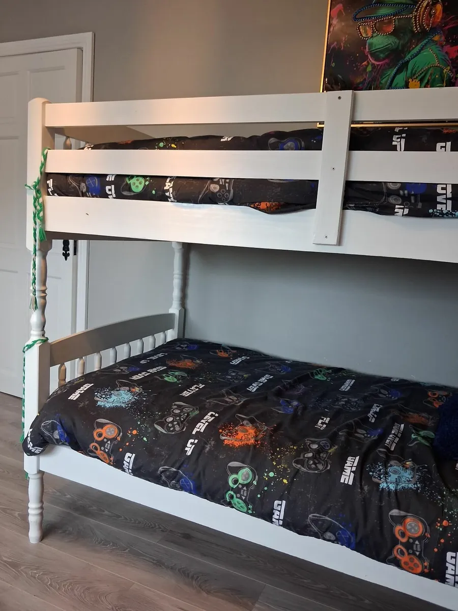 Bunk bed - Image 1
