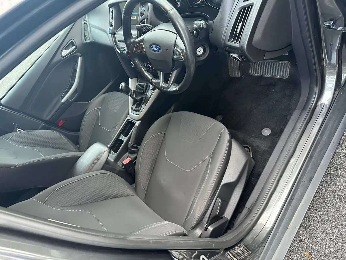 2016 Ford Focus 1.0 ECOBOOST ZETEC 100PS - Image 4
