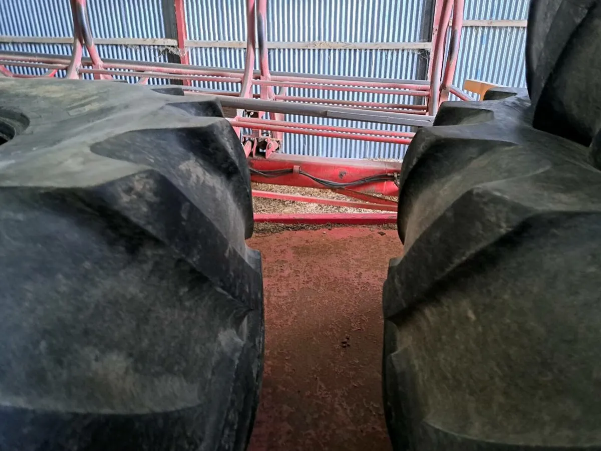 Michelin 650/75 R38 tyres - Image 1