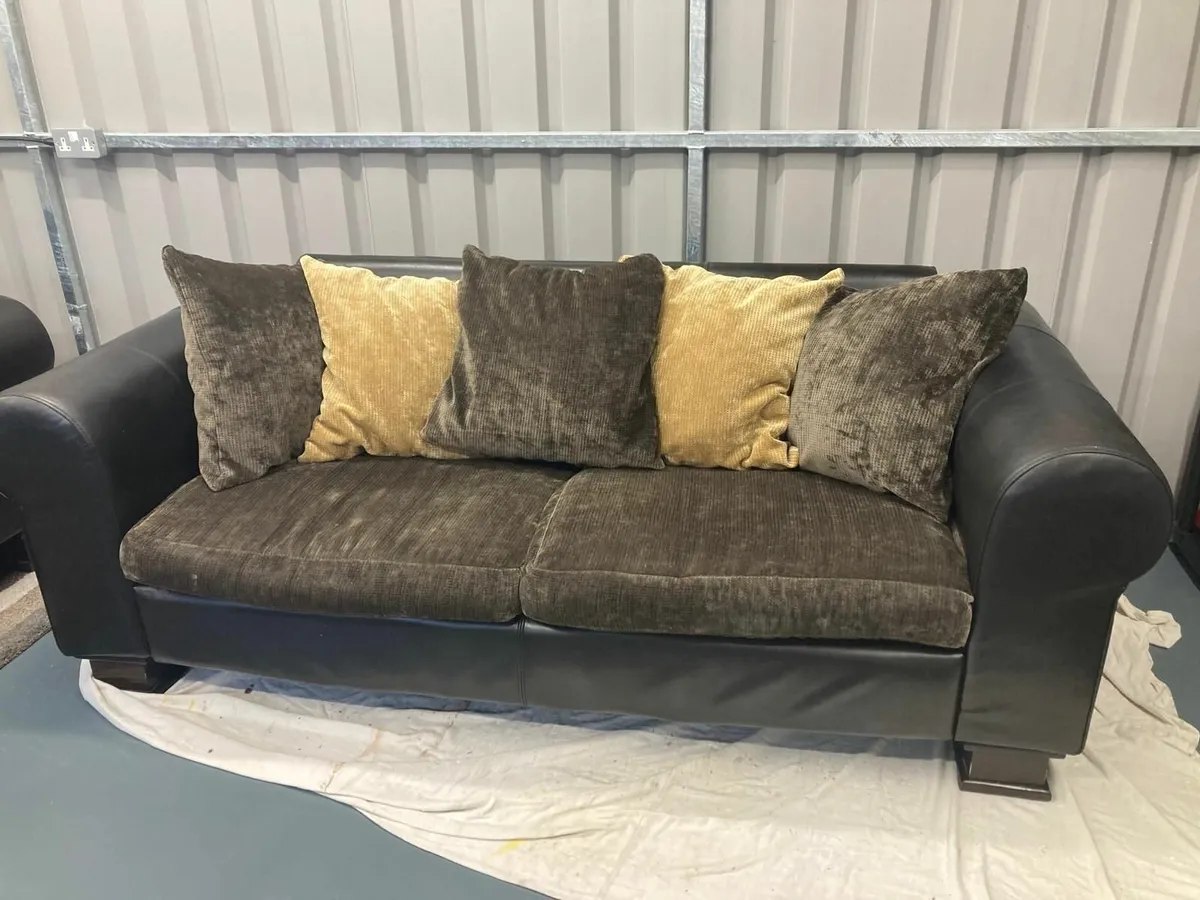 3 & 2 Seat Sofa/Couch - Image 1