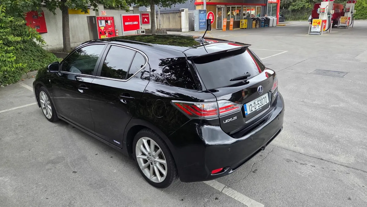 Lexus CT 2012 - Image 2