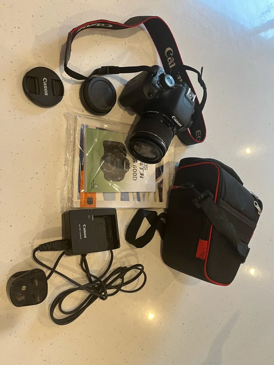 CANON EOS 600 Camera + 18 -55 lens + accessories - Image 2