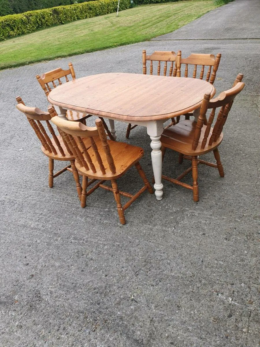 Table and 6 chairs to match - Image 2