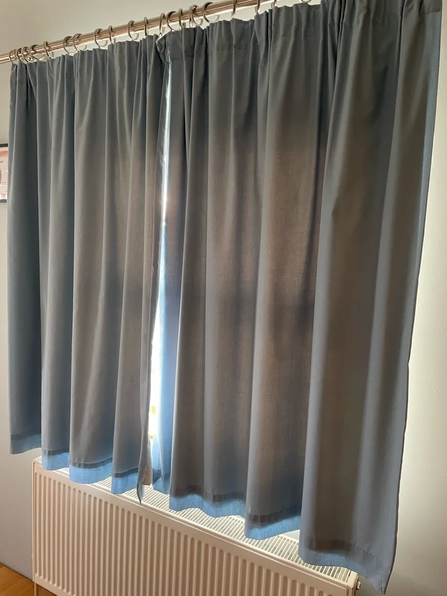 3 x pairs of blue lined curtains - Image 1