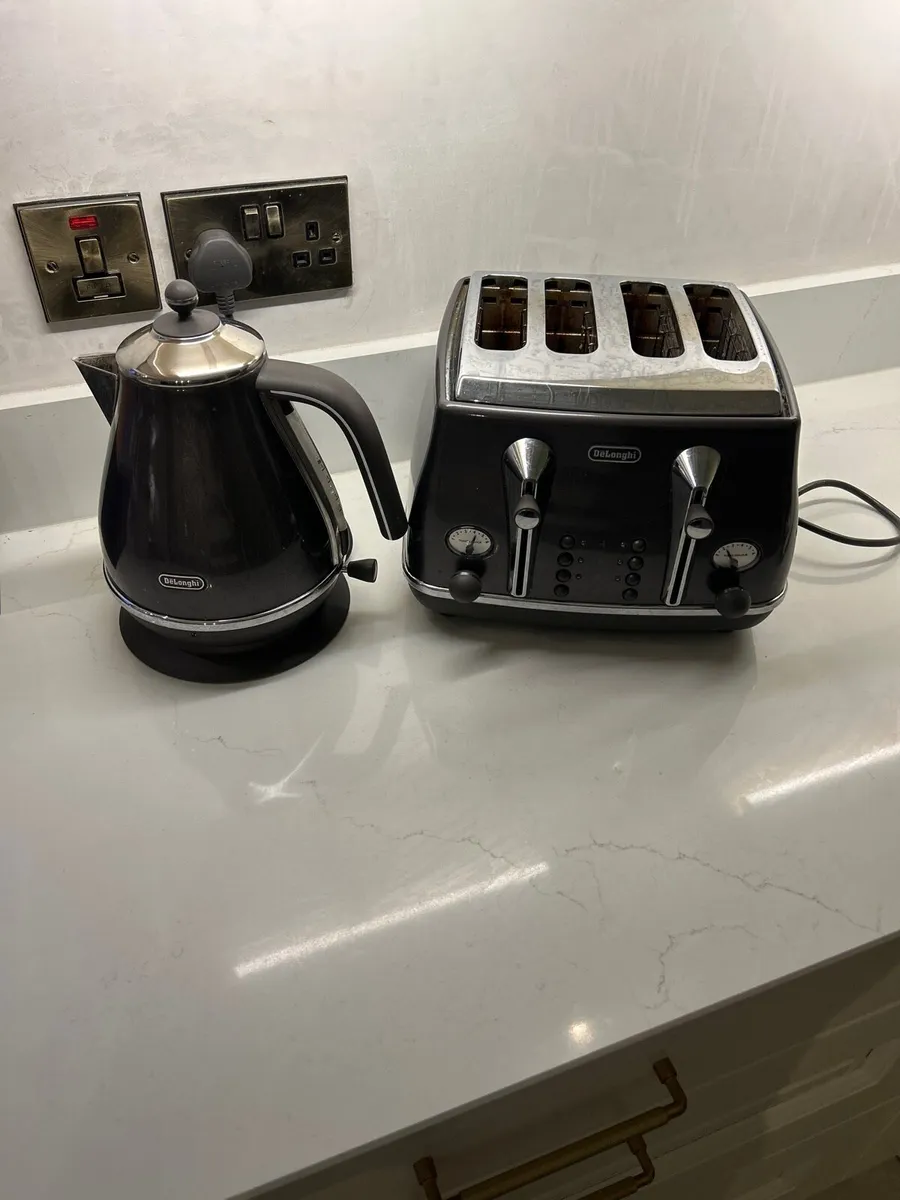 Kettle and toaster - Image 1