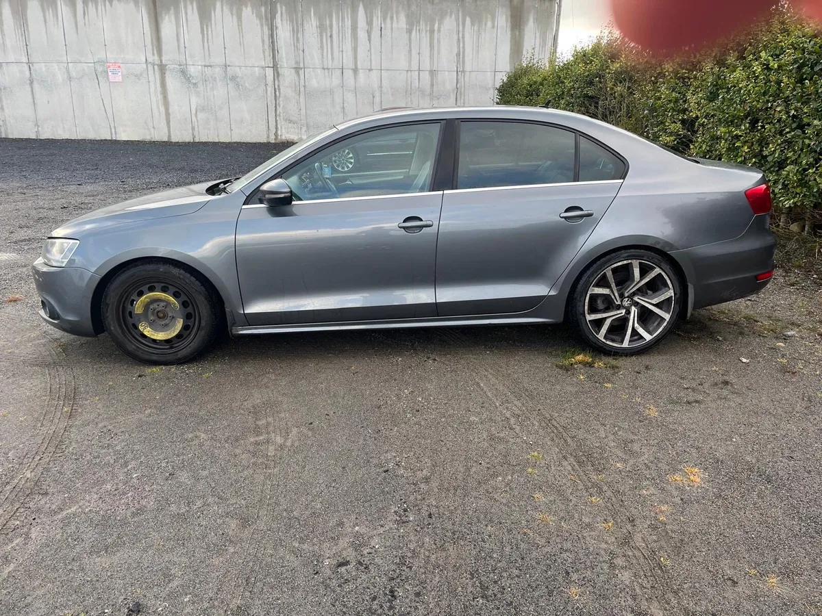 Volkswagen Jetta - Image 4