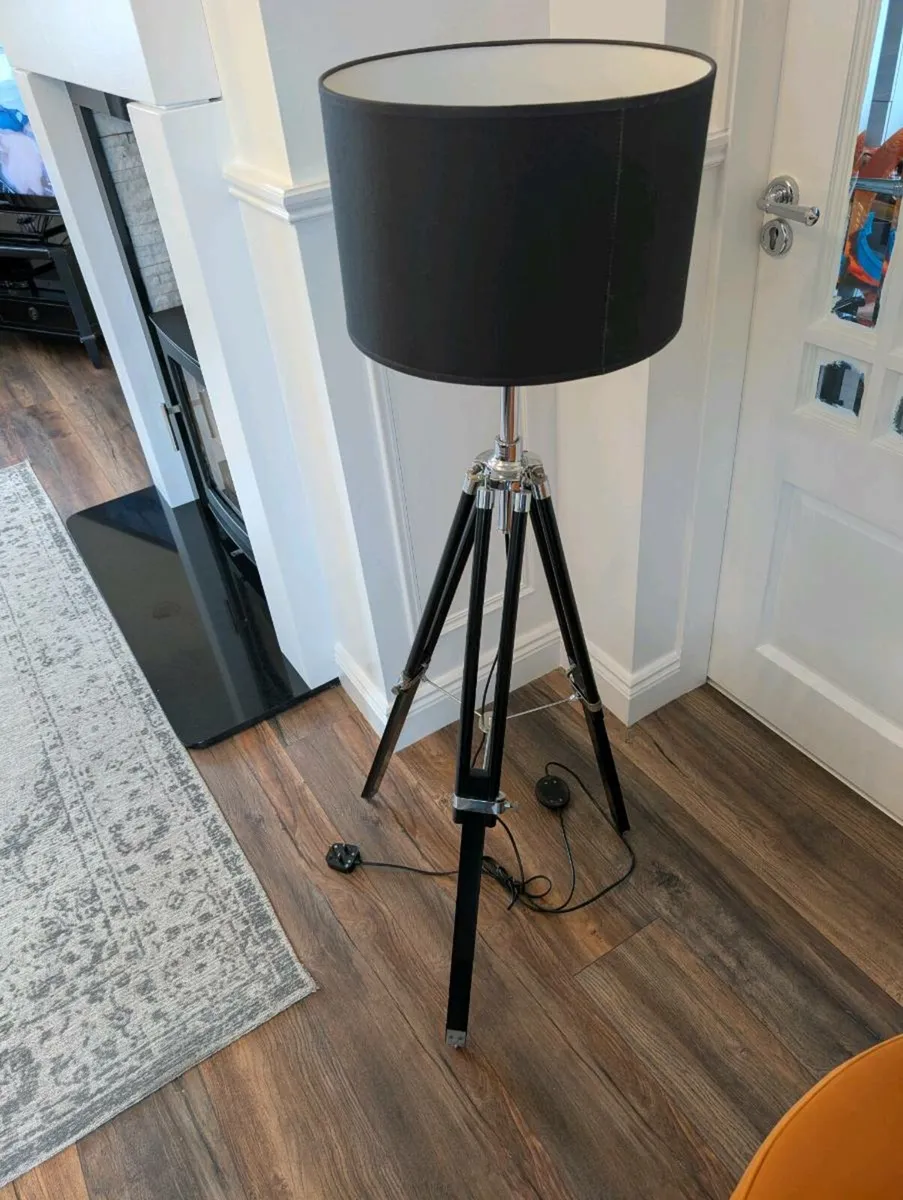 Black tripod light with black shade - Image 1