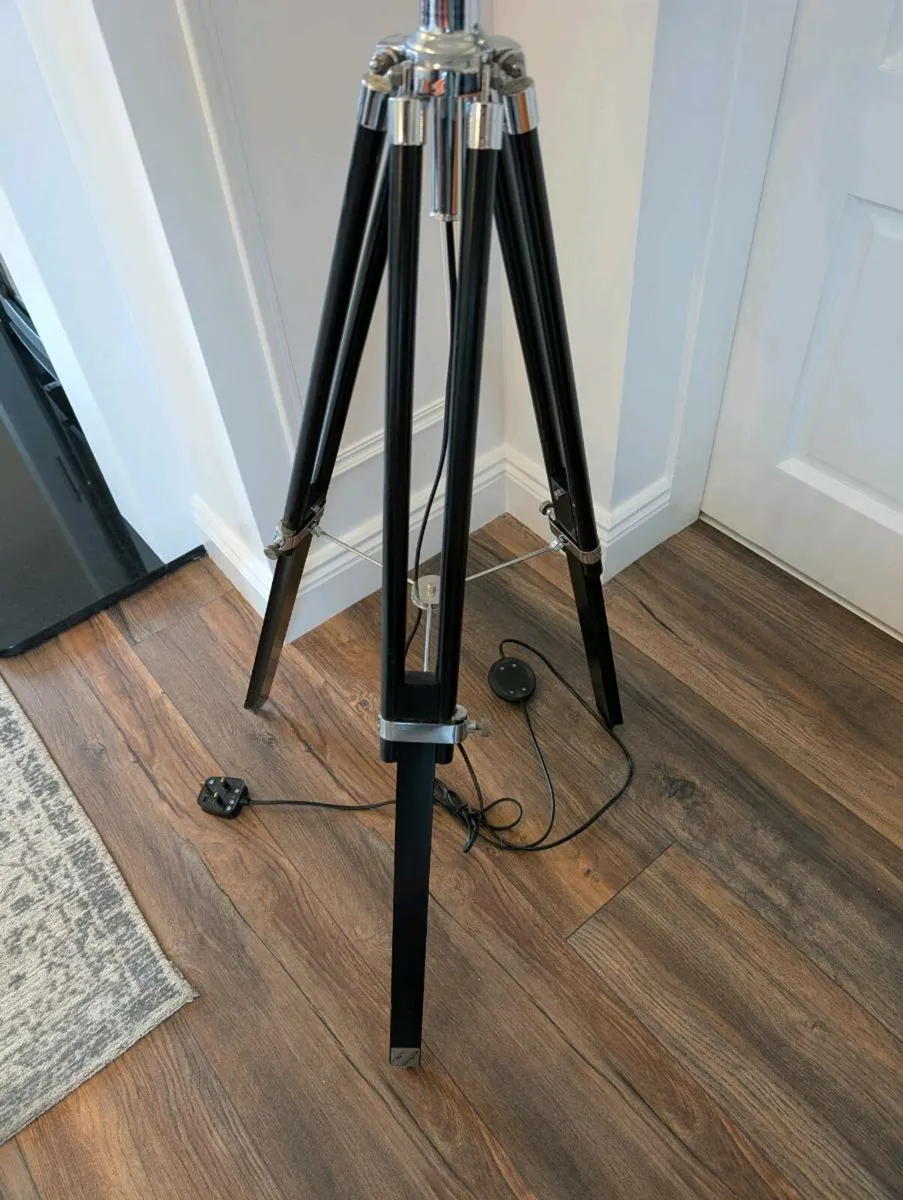 Black tripod light with black shade - Image 2