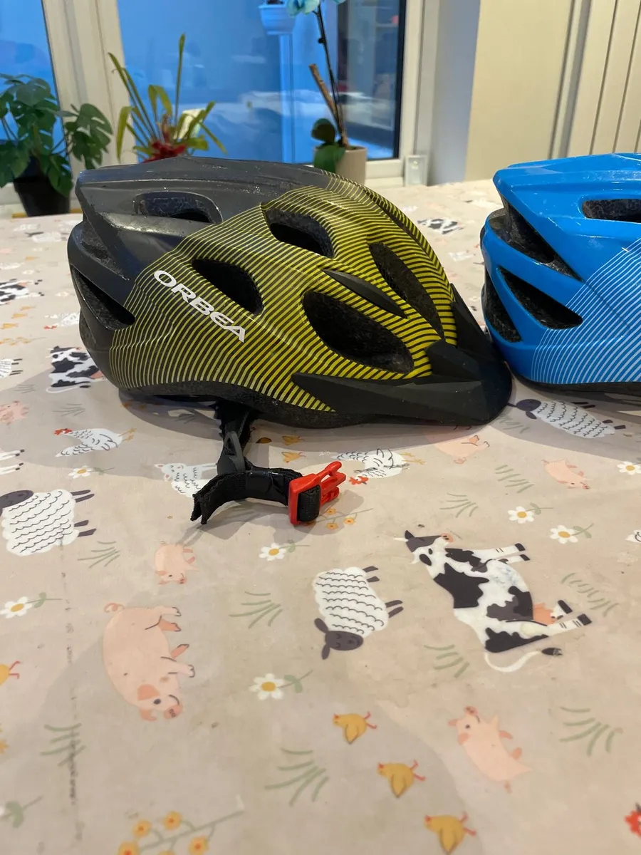 2 kids cycling helmet - Image 1