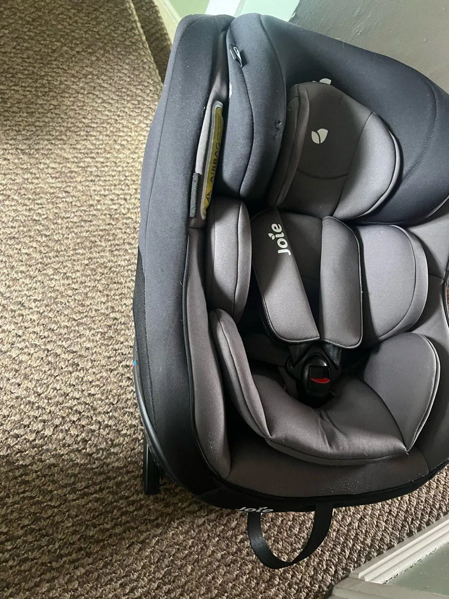 Joie 360 Spin carseat - Image 1