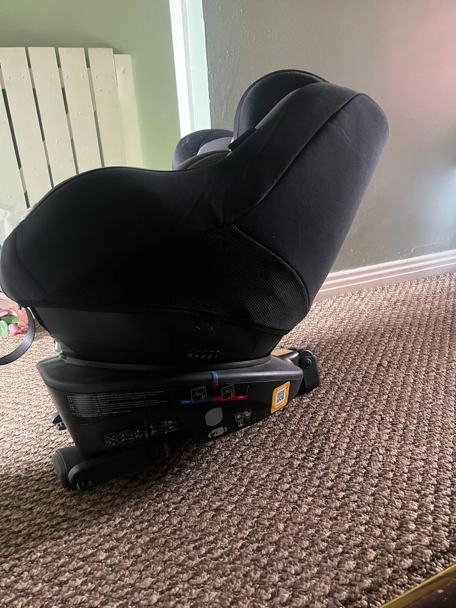 Joie 360 Spin carseat - Image 2