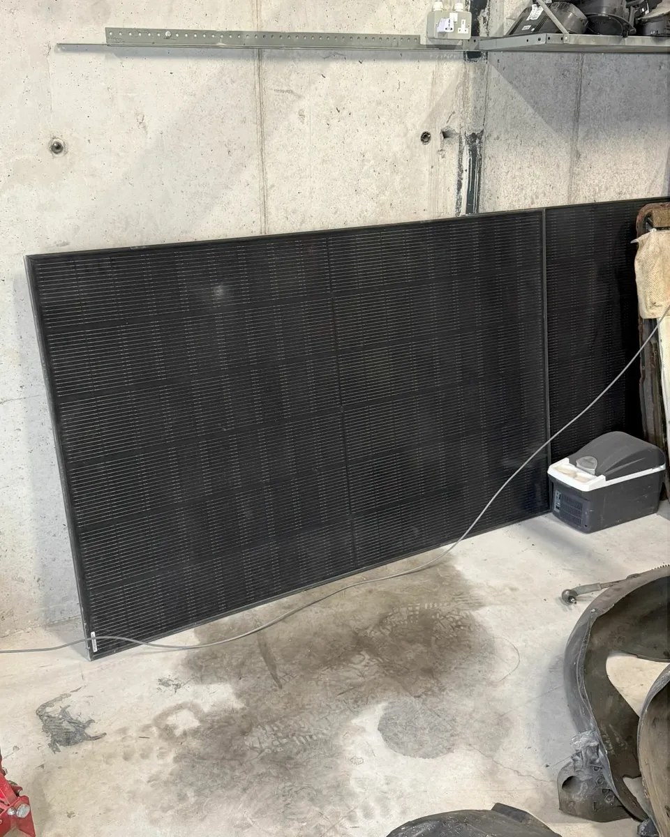 Jinko Solar 430W Solar Panel - Image 1