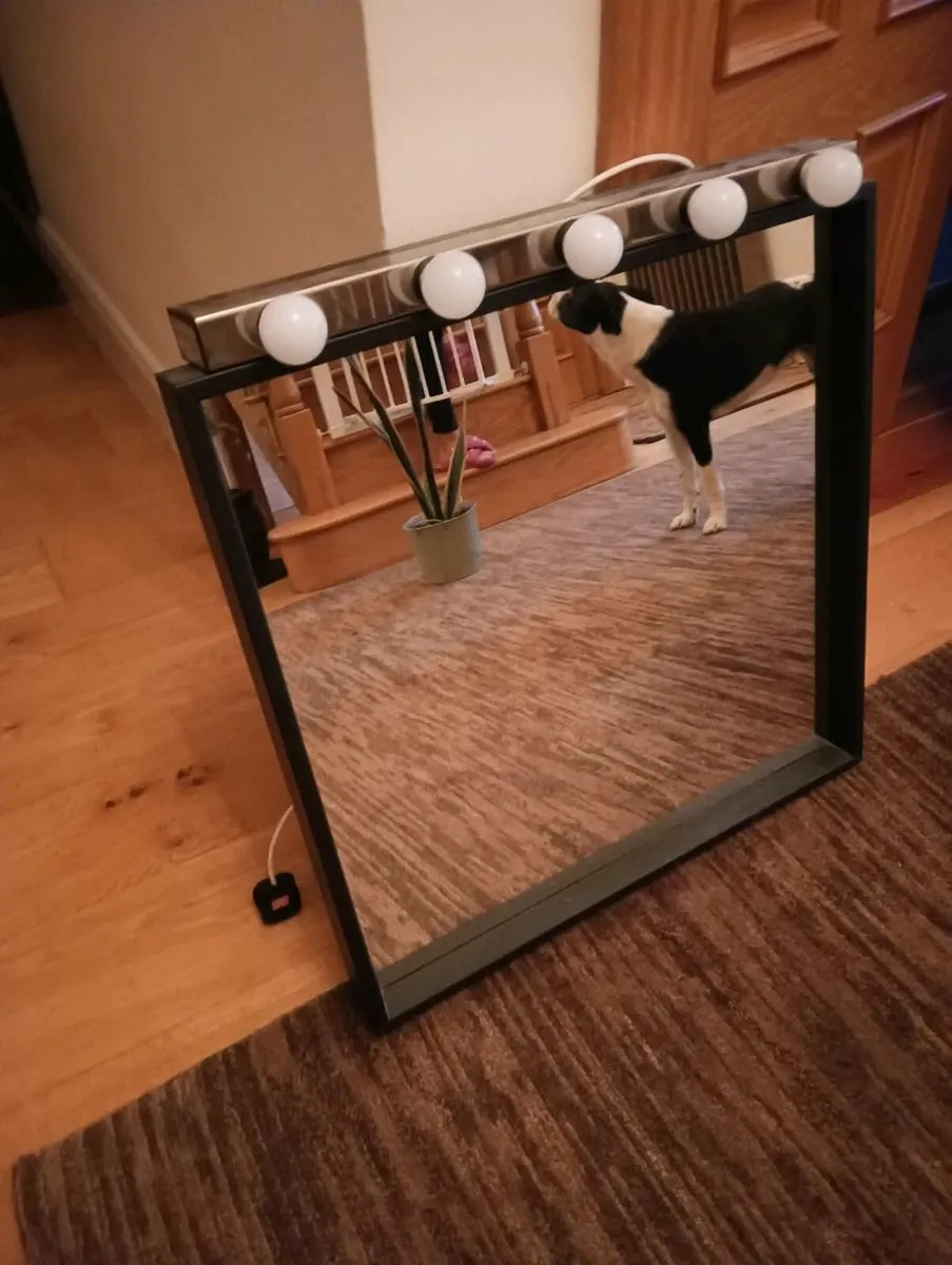 Beautiful mirror light,for those magic touches. - Image 3