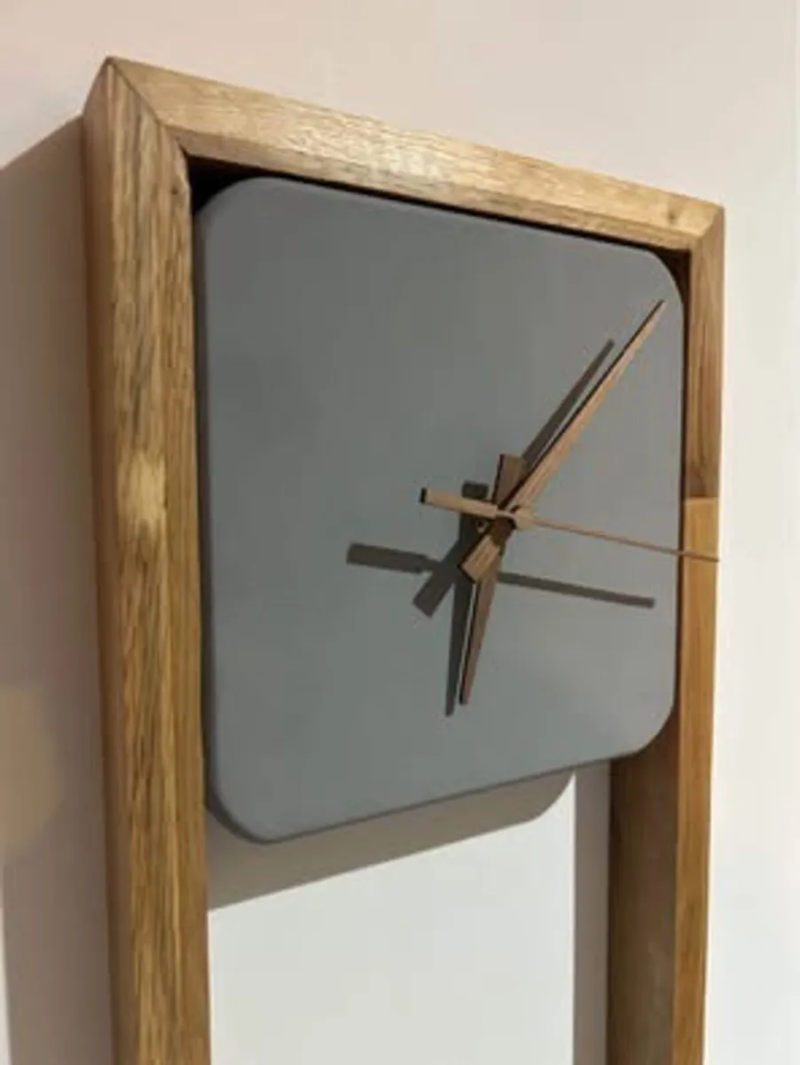 Oak wooden clock - Image 1