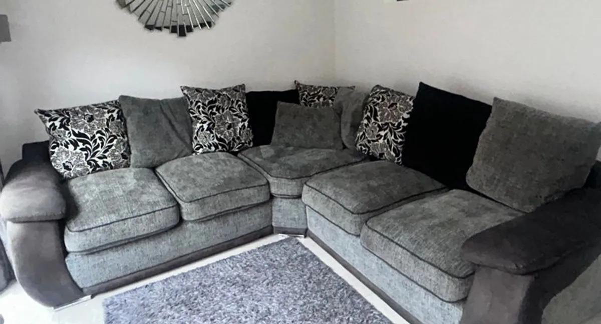 Corner couch for sale - Image 3